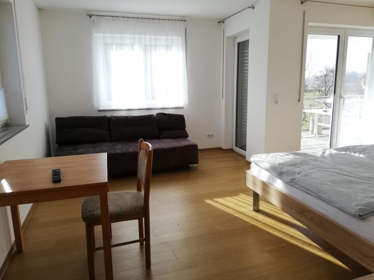 Ferienwohnungen Weishaupt Pfingstweider Strasse 30 Meckenbeuren Exterior foto